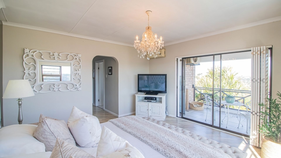 5 Bedroom Property for Sale in Beacon Bay Eastern Cape